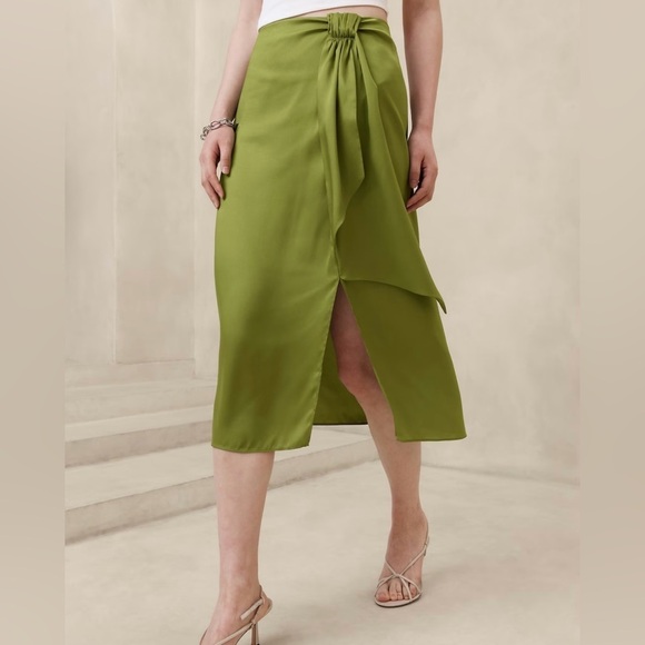 NWT! Banana Republic Bamboo Shoot Green SILKY CREPE SARONG MIDI SKIRT - Picture 4 of 7